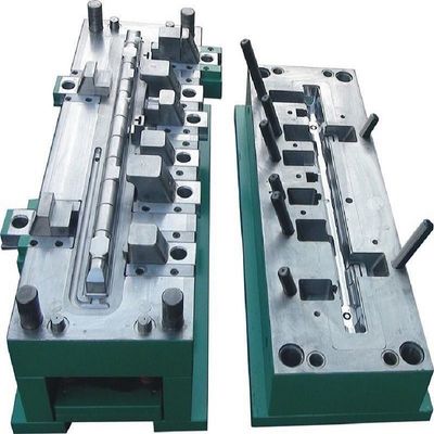 comprar Customized Auto Radiator Plastic Tank Injection Mold with 100,000+ Tanks Life 45#/50#/P20 Material and 3D Design Fabricação em linha