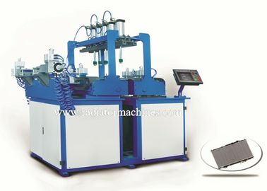 Tipo servo máquina de friso/de rebitamento do tanque plástico para o radiador de alumínio