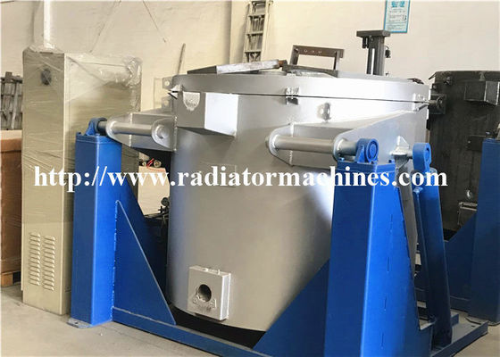 Gás natural cobre ateado fogo da fornalha da fusão do metal com cadinho do Vesúvio