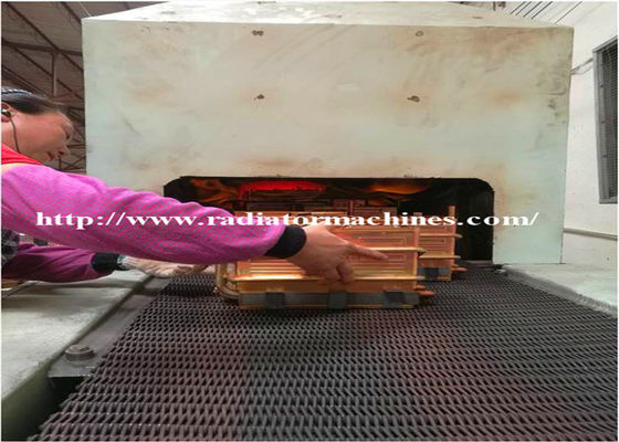 Forno de brasagem contínua com atmosfera protetora de 850 graus Celsius para aquecedores